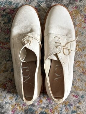 AGL Vintage Italian Leather Lace-Up Oxfords